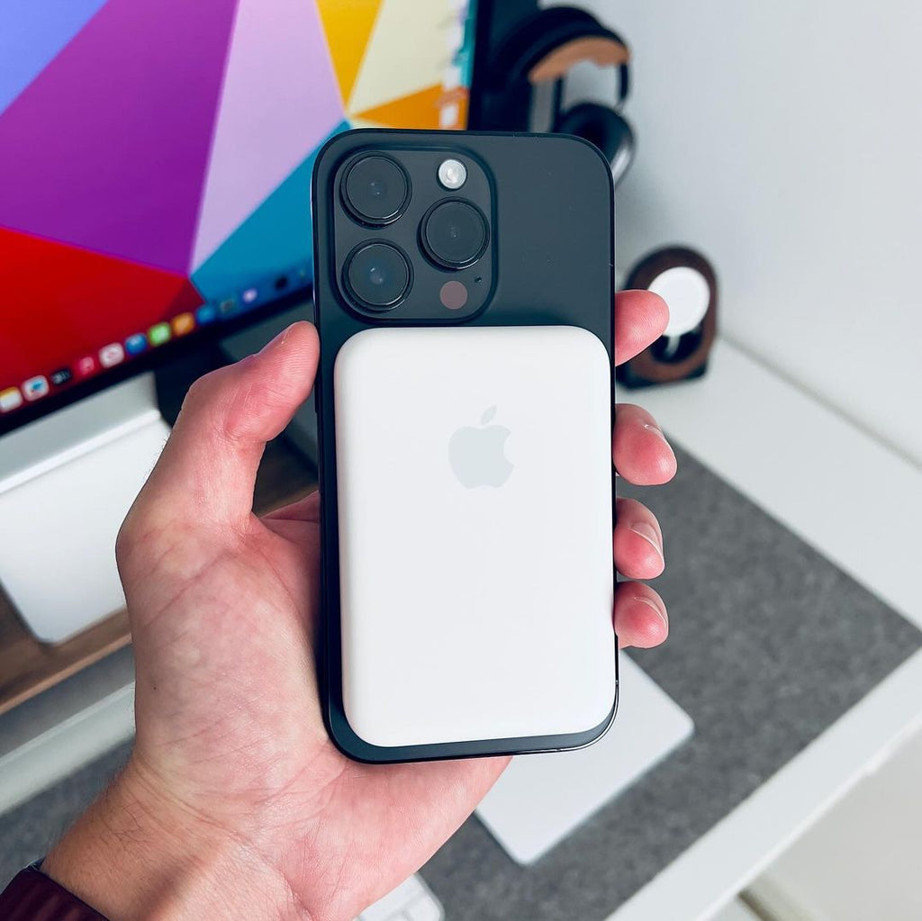 10,000mAh Magnetic Wireless Power Bank - Fast Charging Android and IPhone both Suitable Power Bank - Flash Sale !!